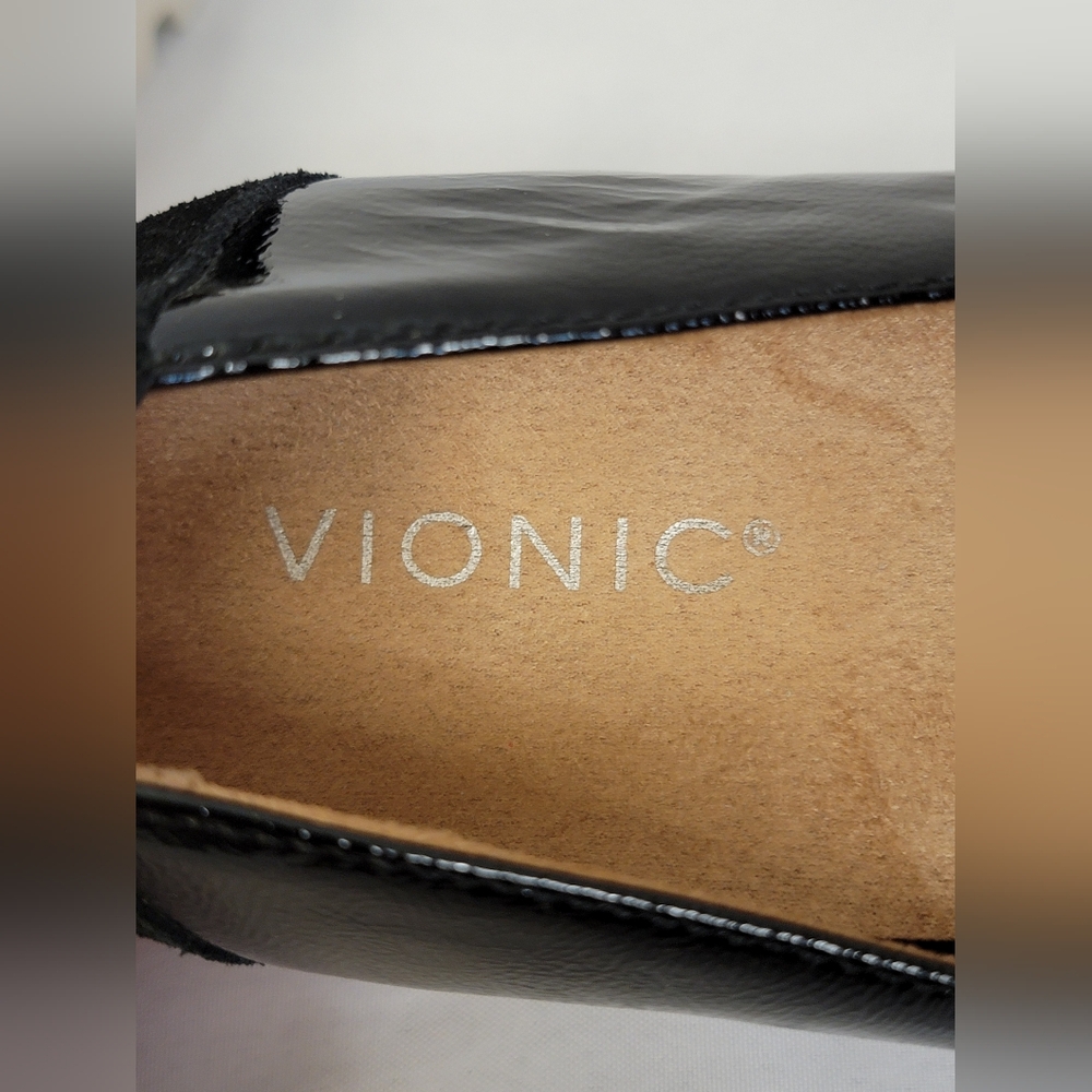 Vionic Kensley Black Patent Slip-On Loafers with Contrast Sole Size 9.5 - Picture 2 of 14